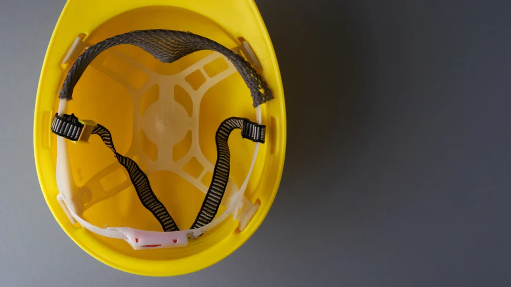 How to Choose the Best Hard Hat Safety Signs for Your Workplace