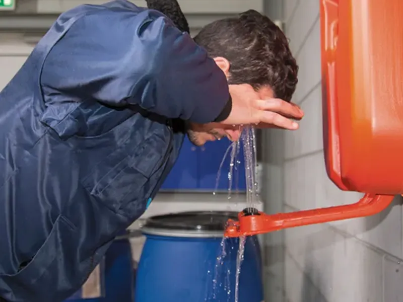 do eyewash stations need tempered water